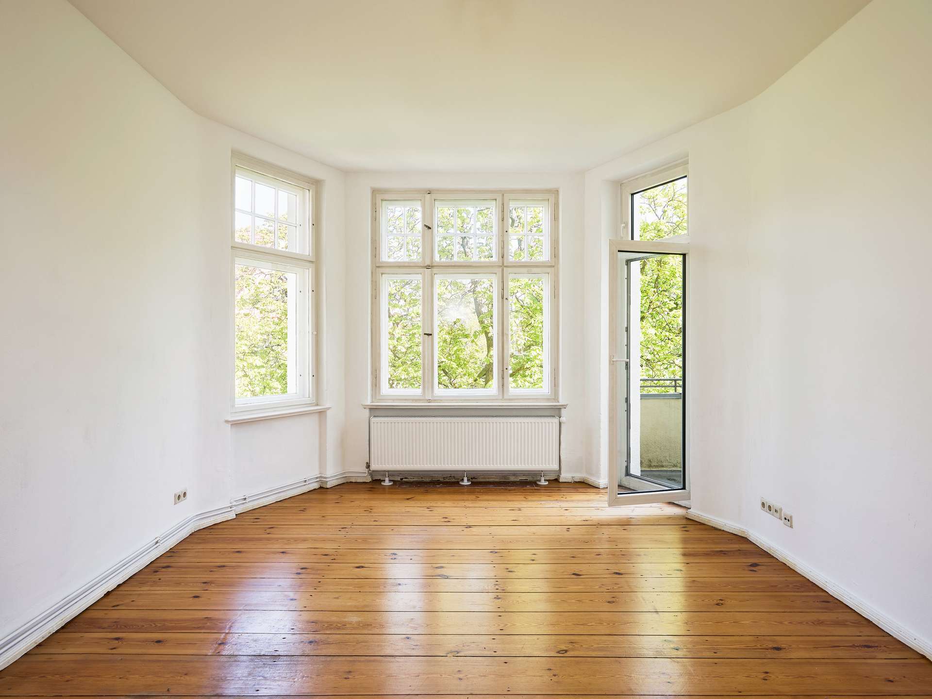 Altbaucharme in Friedenau: Stilvolle 2-Zimmer-Wohnung mit Balkon und Wohlfühlatmosphäre – Berlin – Bild 1 von 14