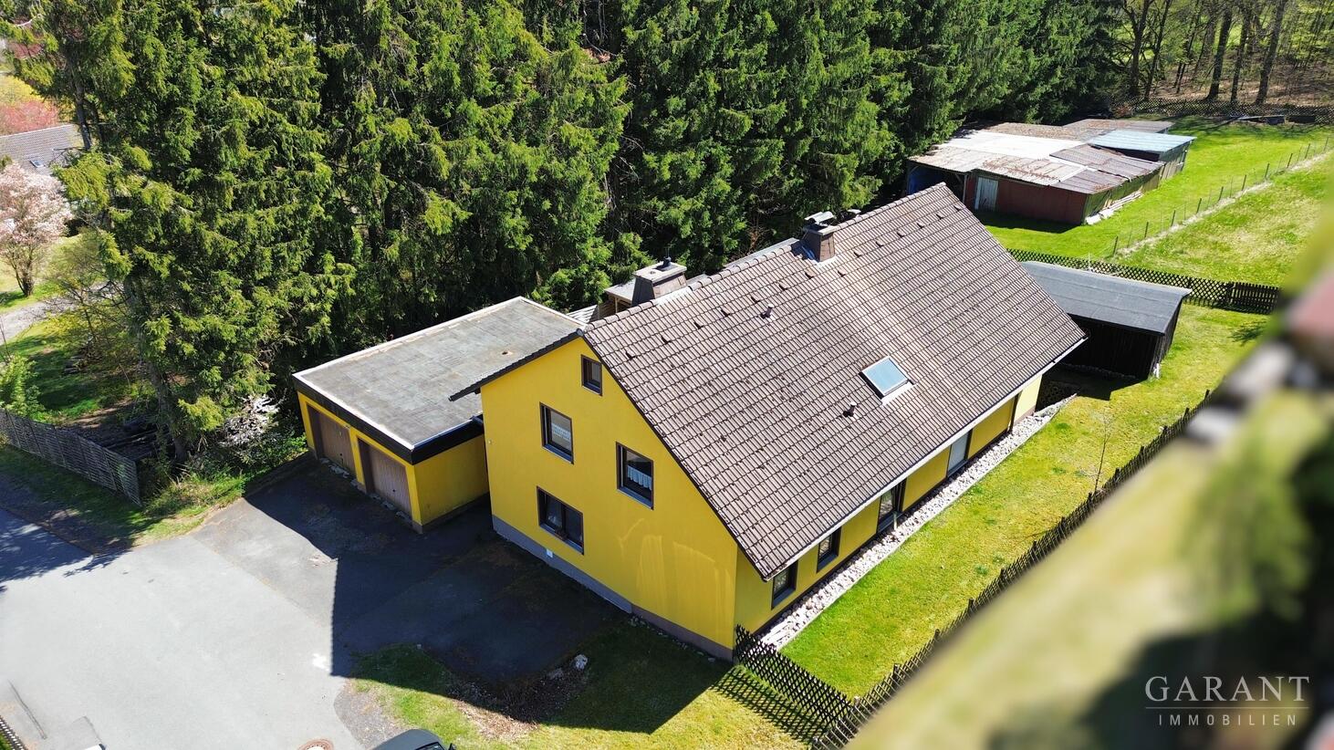 Seltene Lage: Zweifamilienhaus mit Fernblick & ca. 1.700 qm Grundstück in Schönwald – Schönwald – Vorschaubild 15