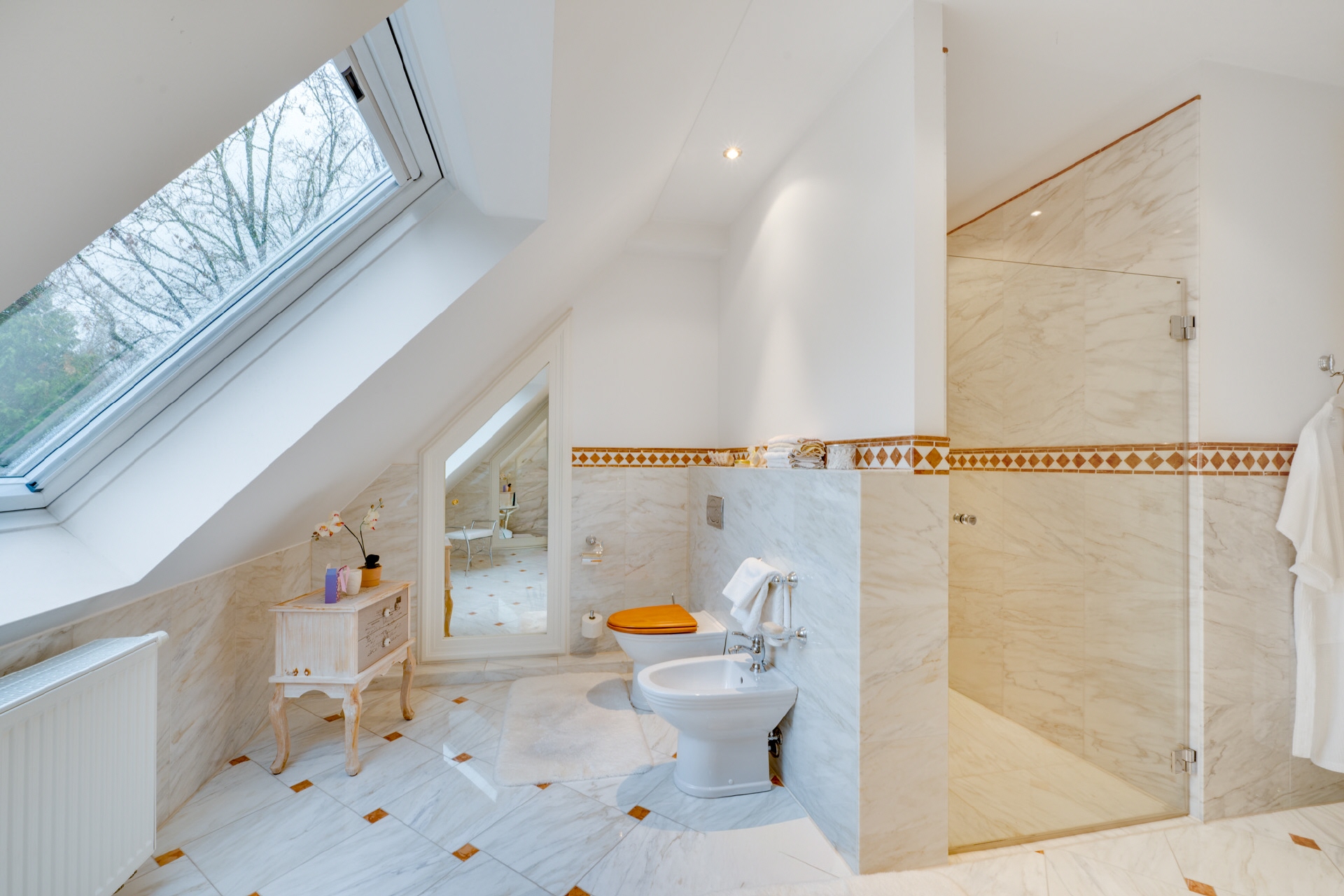 AIGNER - Luxuriös und durchdacht: Villa mit Aufzug in einem Parkgrundstück – München – Vorschaubild 17