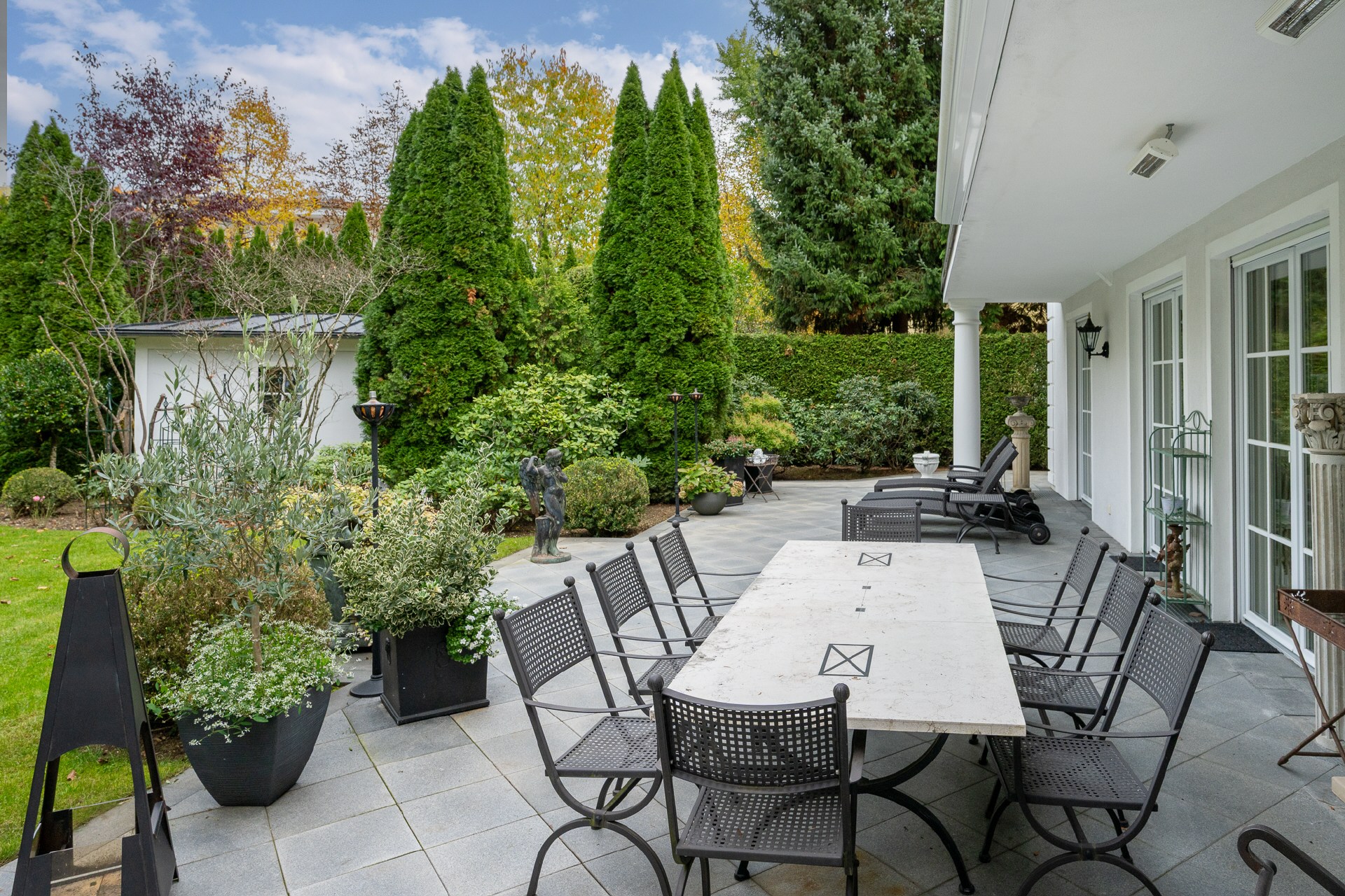 AIGNER - Luxuriös und durchdacht: Villa mit Aufzug in einem Parkgrundstück – München – Vorschaubild 19