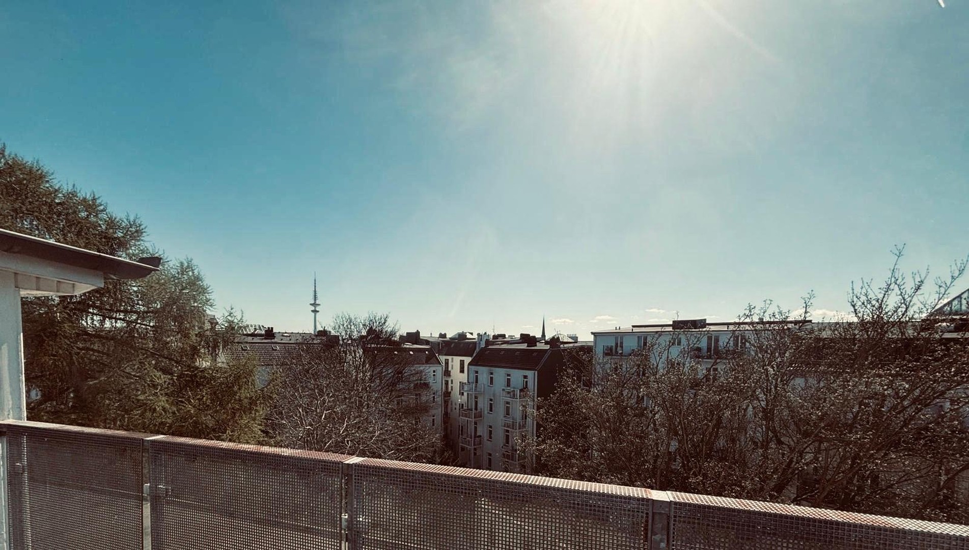 Logenplatz über Eimsbüttel: Lichtdurchflutete Residenz mit Spektakulärem Weitblick – Hamburg – Vorschaubild 7