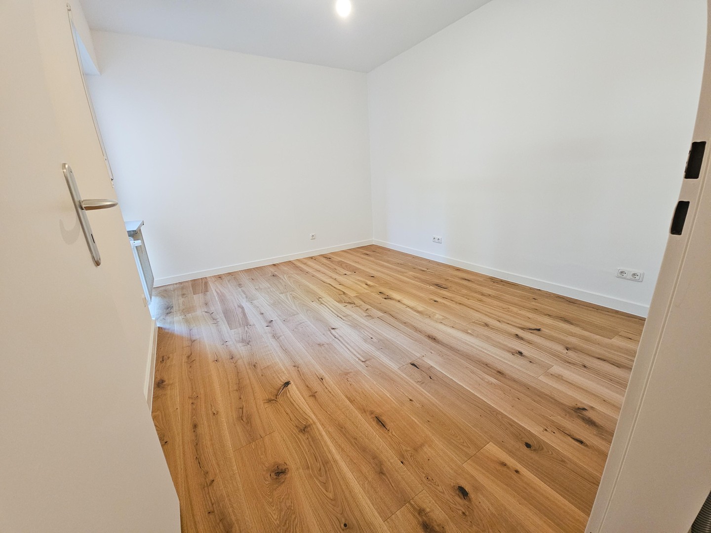 Provisionsfreie 3-Zi-Wohnung- Renoviert mit Südbalkon in der Herzogstrasse – München – Vorschaubild 8