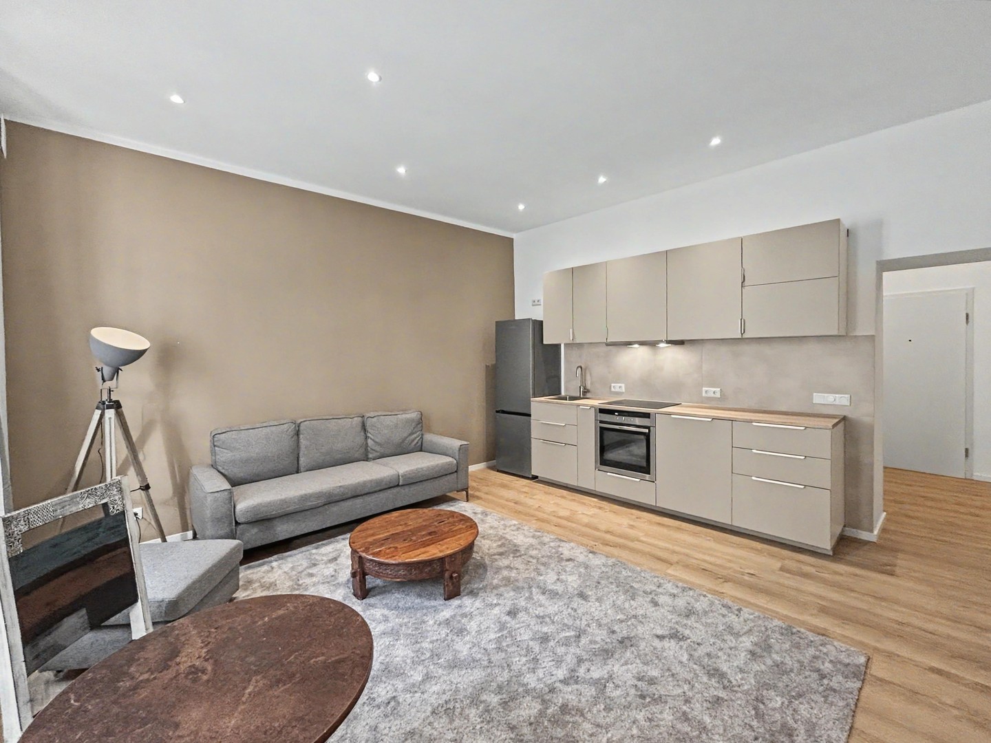 Exklusiv möbliert im Kunibertsviertel: kernsaniertes City-Apartment nahe Dom und Rhein – Köln – Vorschaubild 5