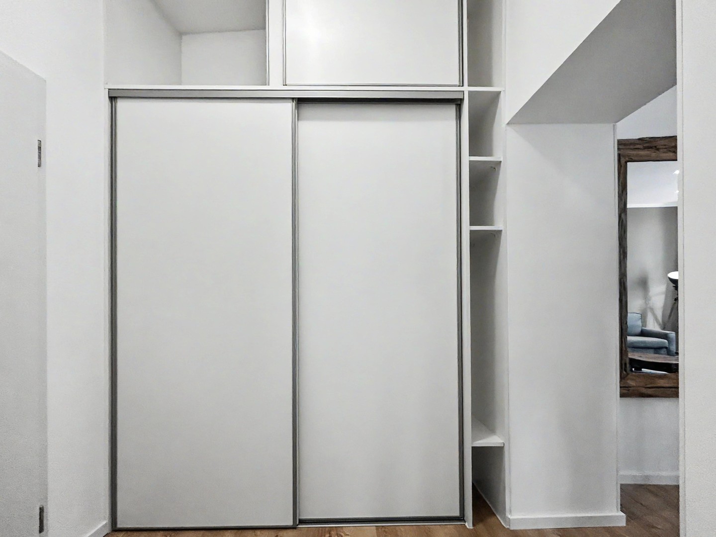 Exklusiv möbliert im Kunibertsviertel: kernsaniertes City-Apartment nahe Dom und Rhein – Köln – Vorschaubild 9