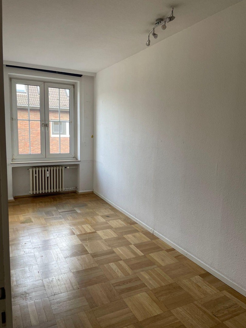 Altbauperle direkt am Hofgarten – bezugsfrei mit Balkon in Bestlage Düsseldorf – Düsseldorf – Vorschaubild 9
