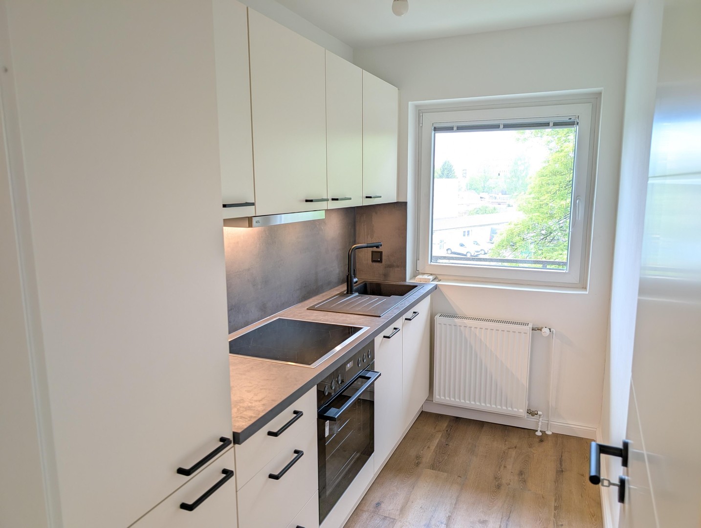 PROVISIONSFREI | Erstbezug nach Sanierung: 3-Zimmer-Wohnung mit 2 Balkonen & Tiefgaragenstellplatz – Hamburg – Vorschaubild 3
