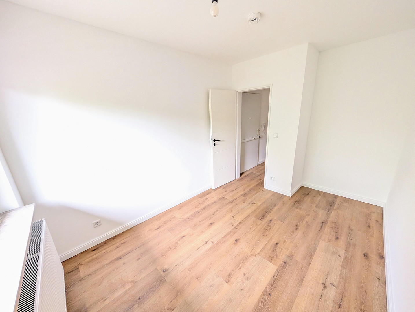 PROVISIONSFREI | Erstbezug nach Sanierung: 3-Zimmer-Wohnung mit 2 Balkonen & Tiefgaragenstellplatz – Hamburg – Vorschaubild 7