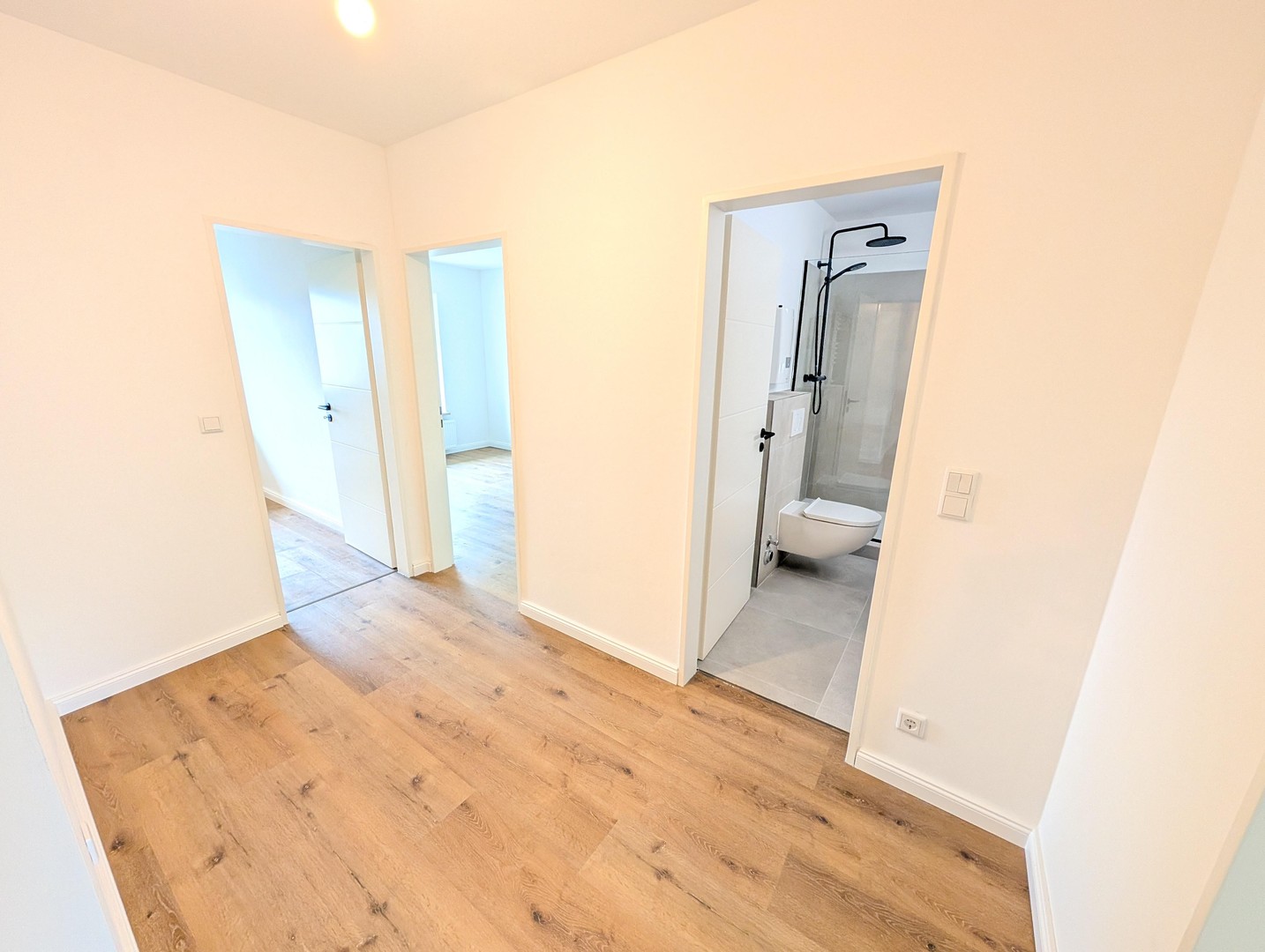 PROVISIONSFREI | Erstbezug nach Sanierung: 3-Zimmer-Wohnung mit 2 Balkonen & Tiefgaragenstellplatz – Hamburg – Vorschaubild 12