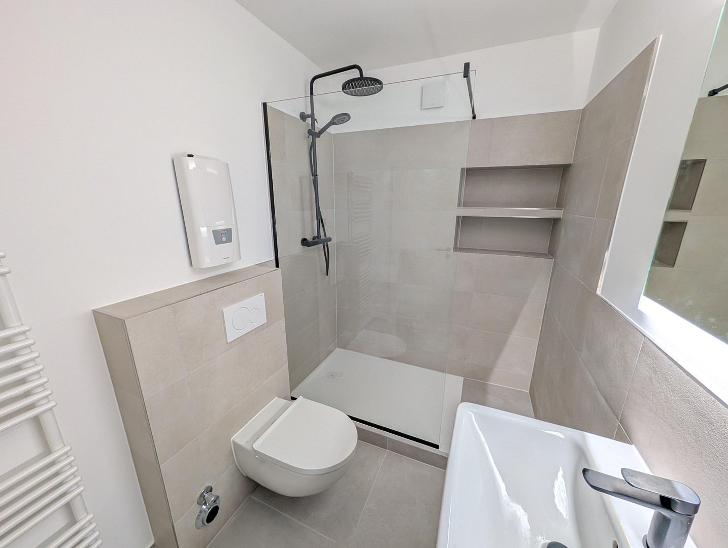PROVISIONSFREI | Erstbezug nach Sanierung: 3-Zimmer-Wohnung mit 2 Balkonen & Tiefgaragenstellplatz – Hamburg – Vorschaubild 16