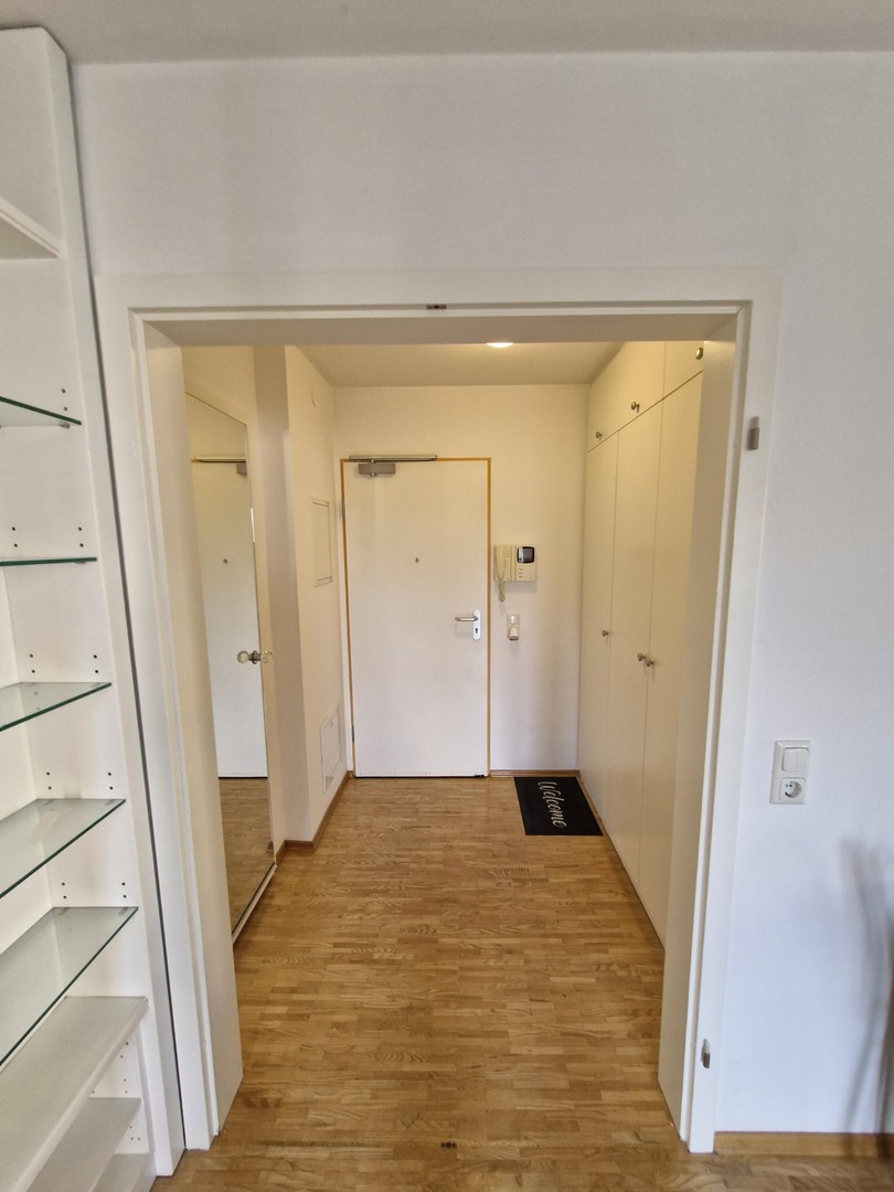 Schöne möblierte 2-Zimmer-Wohnung mit 1 großen Balkon in der Schwanthalerhöhe – München – Vorschaubild 7