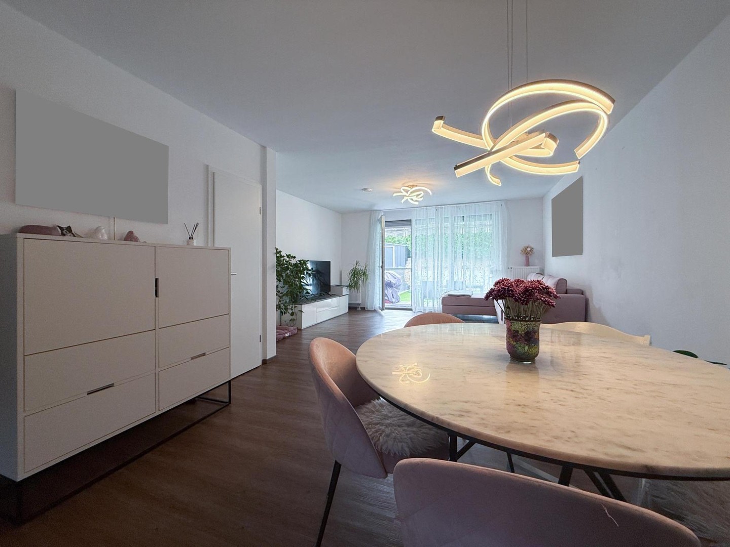 Reihenhaus-Traum in Top-Lage mit Garten und Stellplätzen – Bad Kreuznach – Vorschaubild 7