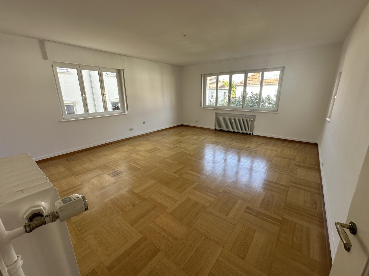 Sonnige, stilvolle 4-Zimmer Wohnung (110qm) in ruhiger Lage - Blick ins Grüne – Stuttgart – Vorschaubild 3