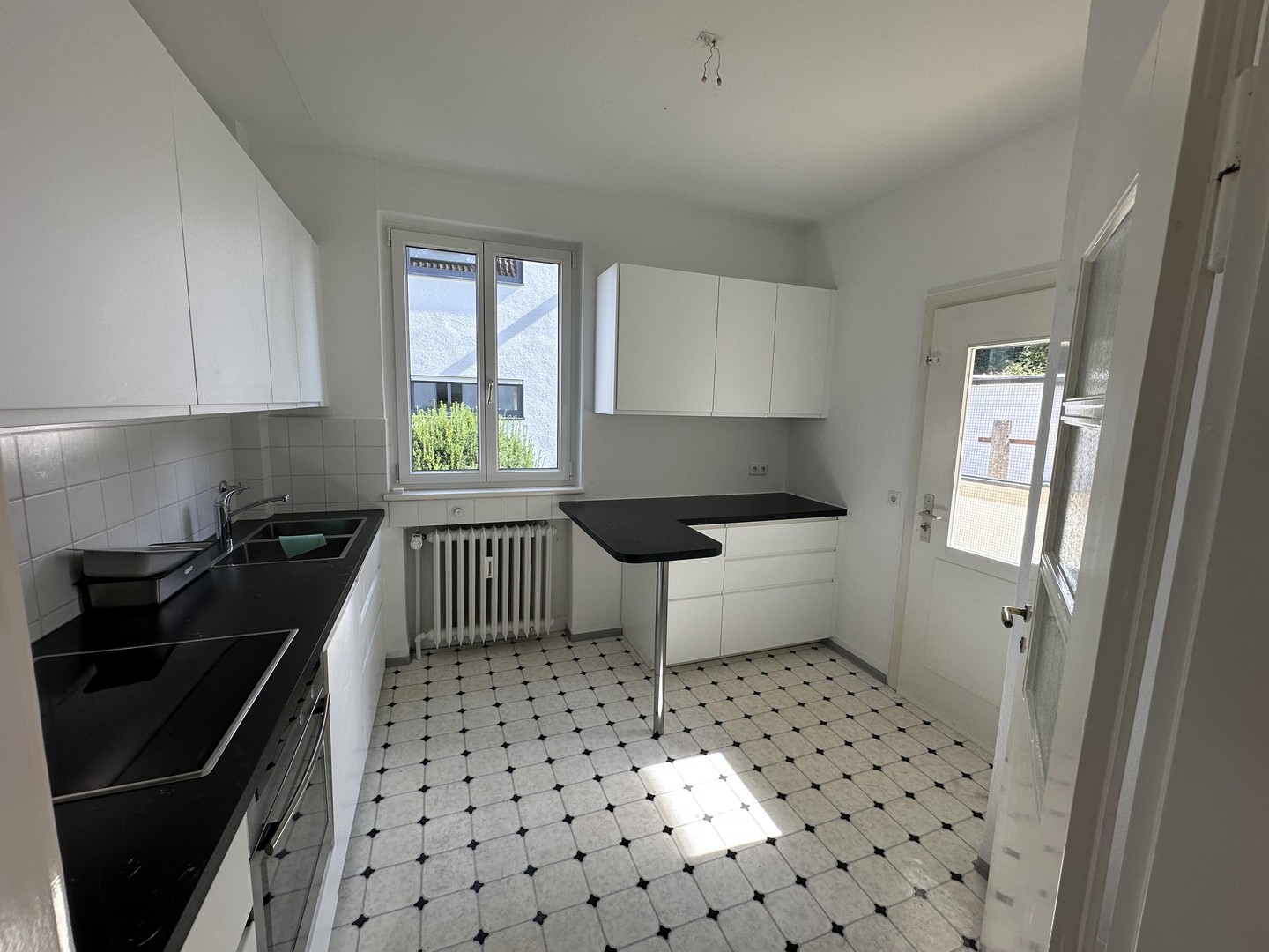 Sonnige, stilvolle 4-Zimmer Wohnung (110qm) in ruhiger Lage - Blick ins Grüne – Stuttgart – Vorschaubild 8
