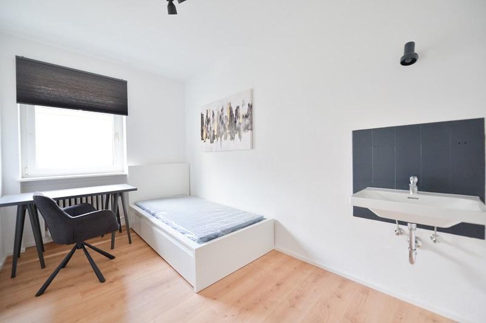 Renditestarkes Anlageobjekt in Uni-Nähe: 14 möblierte Zimmer in zentraler Lage von Würzburg – Würzburg – Vorschaubild 3