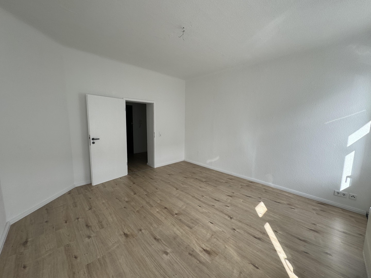 Top sanierte 2-Zimmer Wohnung in ruhiger Lage - Besichtigung Di. 12.5 – Leipzig – Vorschaubild 4