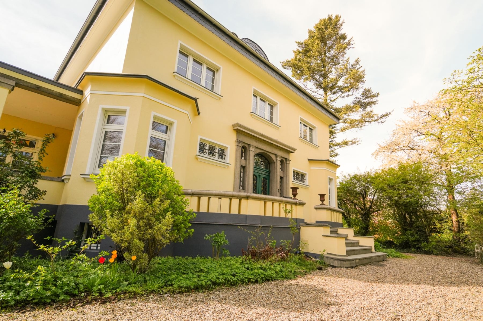 Ein seltenes Juwel - freistehende, neoklassizistische Villa in Rheinberg mit großem Grundstück – Rheinberg – Vorschaubild 3