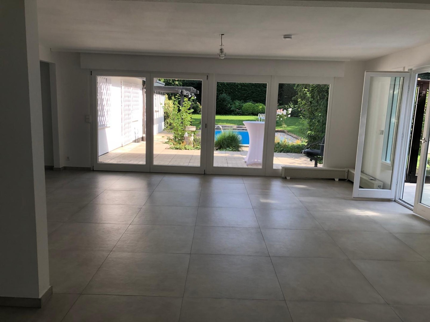 Exklusives Einfamilienhaus mit großem Garten & Pool in Karlsruhe-Durlach (Geigersberg) zu vermieten – Karlsruhe – Vorschaubild 4