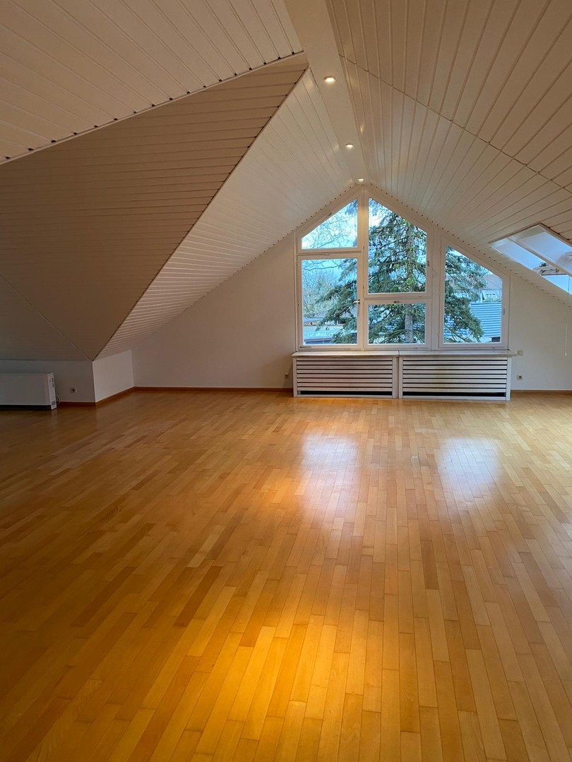 Exklusives Einfamilienhaus mit großem Garten & Pool in Karlsruhe-Durlach (Geigersberg) zu vermieten – Karlsruhe – Vorschaubild 12