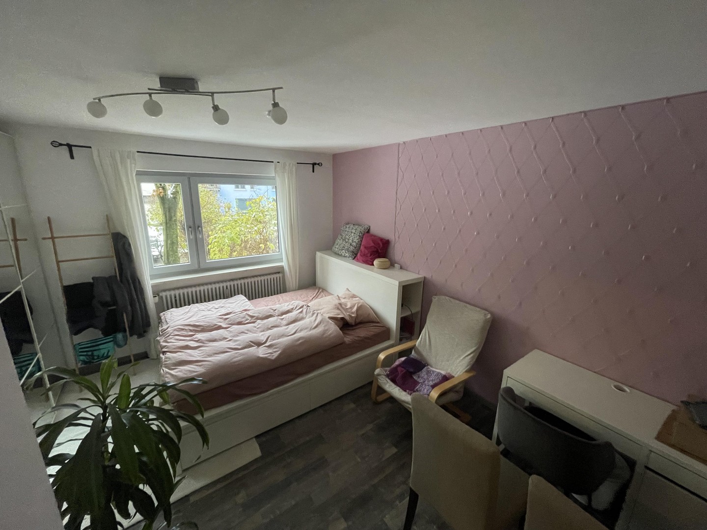 Hochwertig sanierte 2-Zimmer-Wohnung - Tiefgarage, ruhige Lage und Top-Anbindung in Milbertshofen – München – Vorschaubild 8