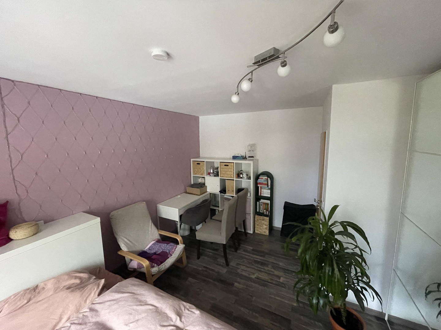 Hochwertig sanierte 2-Zimmer-Wohnung - Tiefgarage, ruhige Lage und Top-Anbindung in Milbertshofen – München – Vorschaubild 9