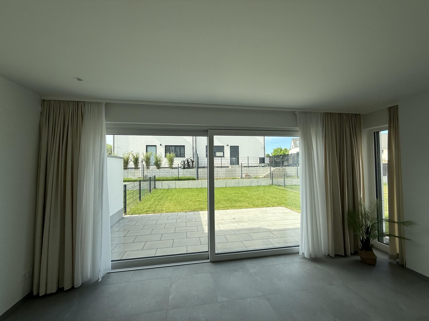 Hochwertiges Architekten - Einfamilienhaus 6-Zimmer mit EBK in Bad Homburg KFW 55 – Bad Homburg – Vorschaubild 12