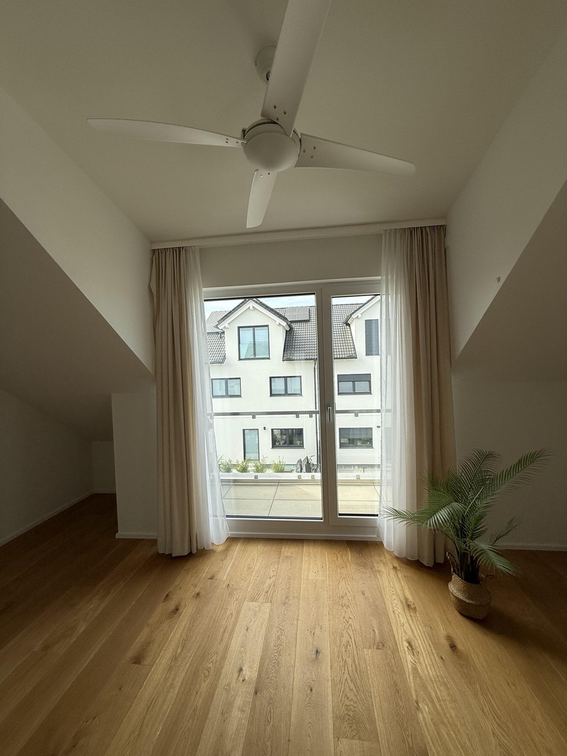 Hochwertiges Architekten - Einfamilienhaus 6-Zimmer mit EBK in Bad Homburg KFW 55 – Bad Homburg – Vorschaubild 32