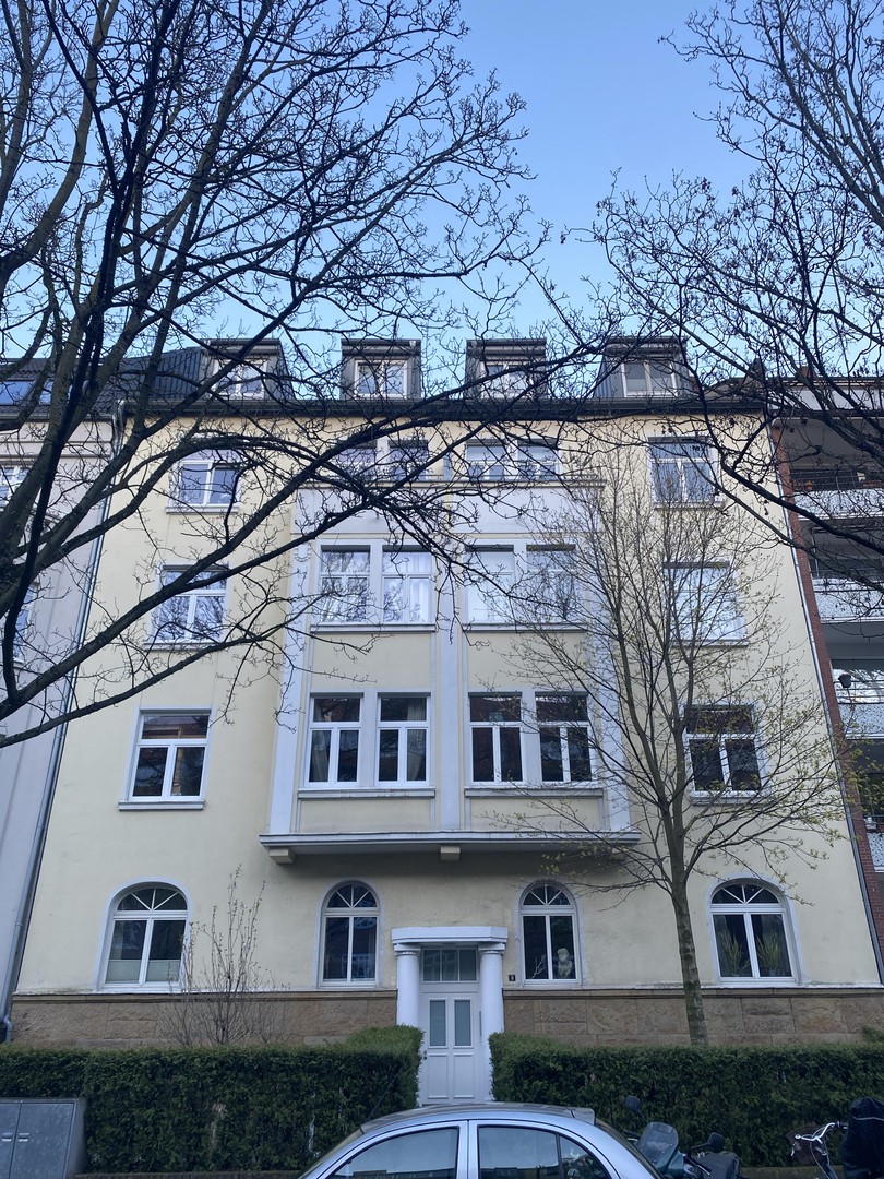 Stilvolles Wohnen mit historischem Charme im Altbau – Düsseldorf – Vorschaubild 2