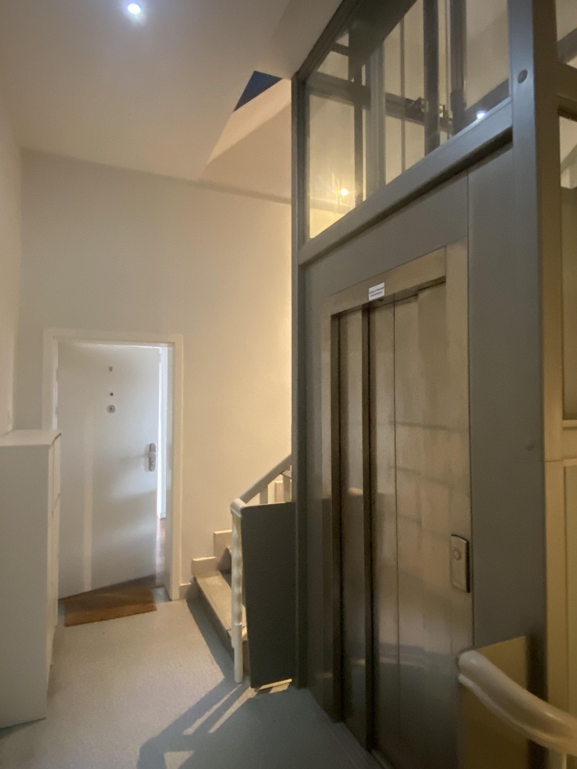 Stilvolles Wohnen mit historischem Charme im Altbau – Düsseldorf – Vorschaubild 5