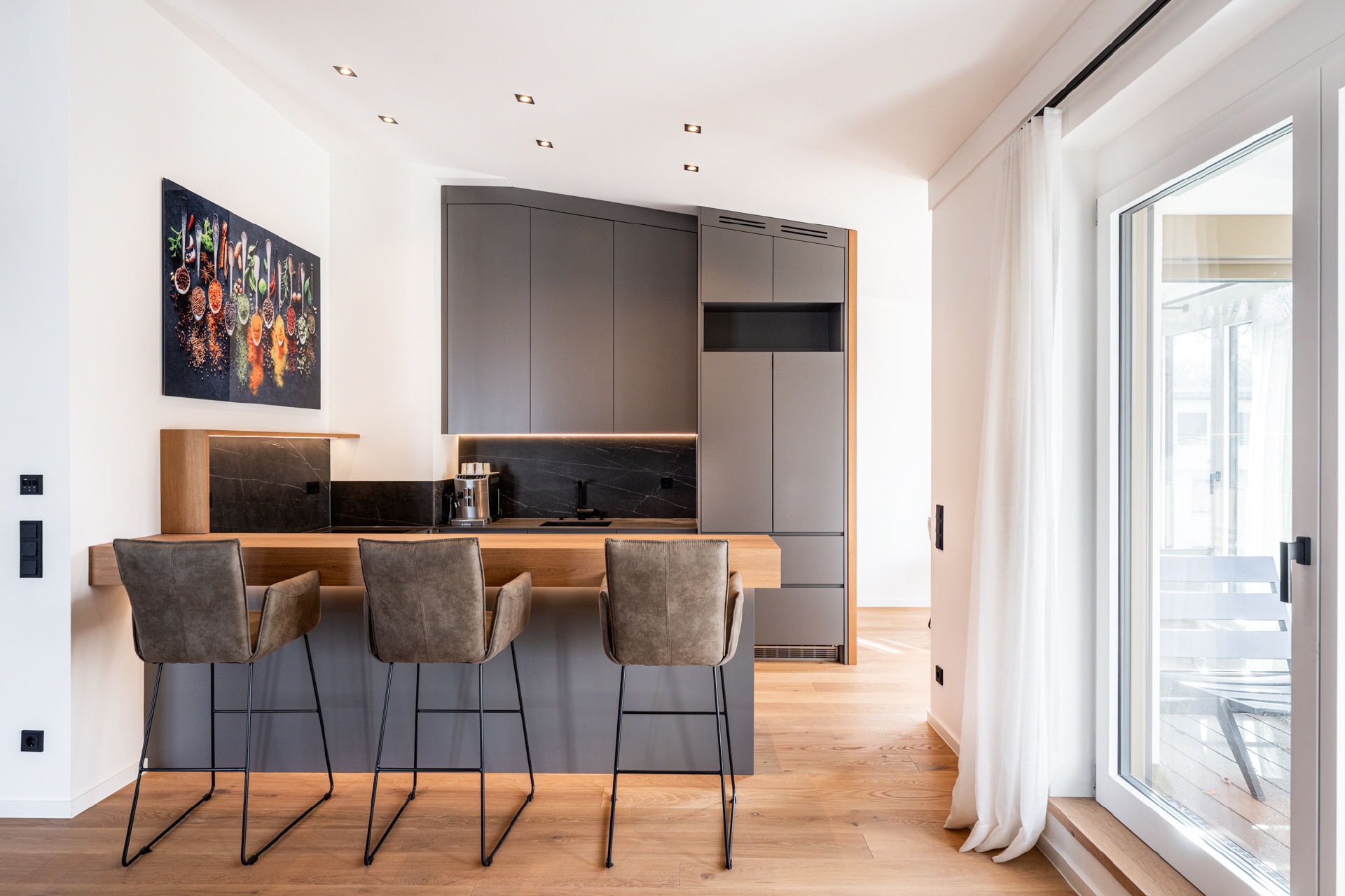 AIGNER - Erstbezug! Exklusives Penthouse: Design-Highlight in Bestlage Harlaching – München – Vorschaubild 3