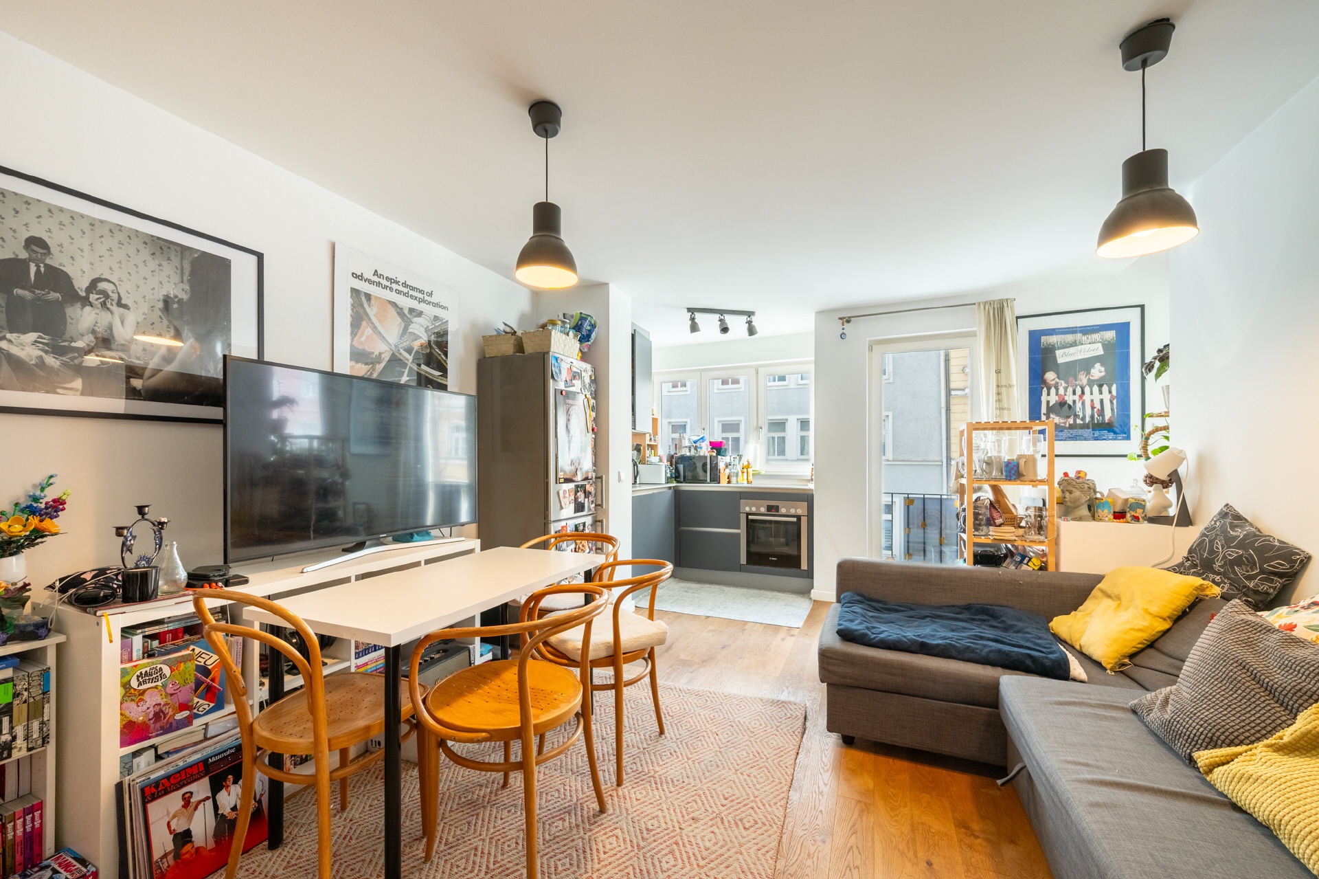 AIGNER - Moderne 2-Zimmer-Wohnung mit Westbalkon in der Maxvorstadt – München – Vorschaubild 2