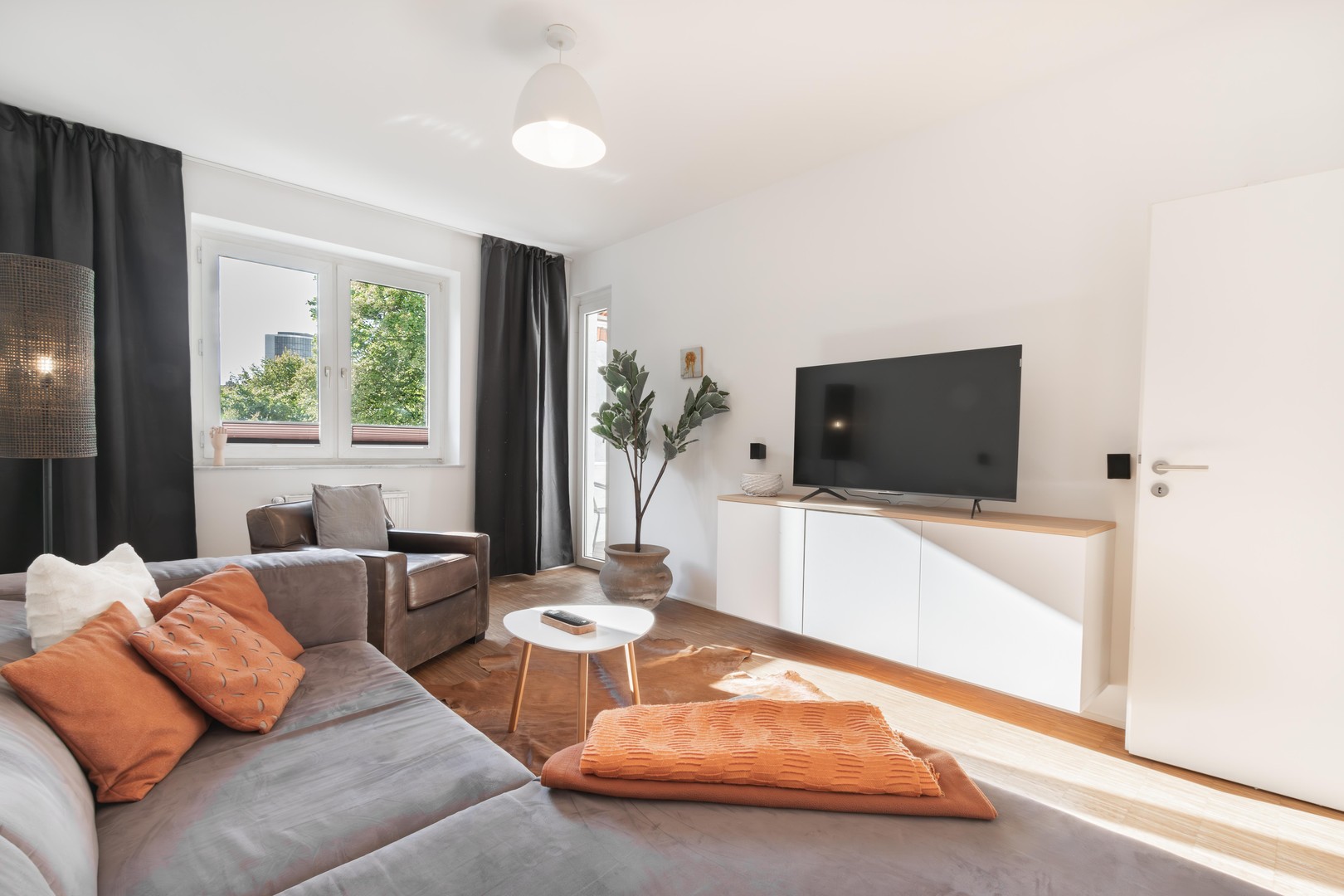 Medienhafen-möblierte Wohnung in ruhiger Lage mit Sonnenbalkon