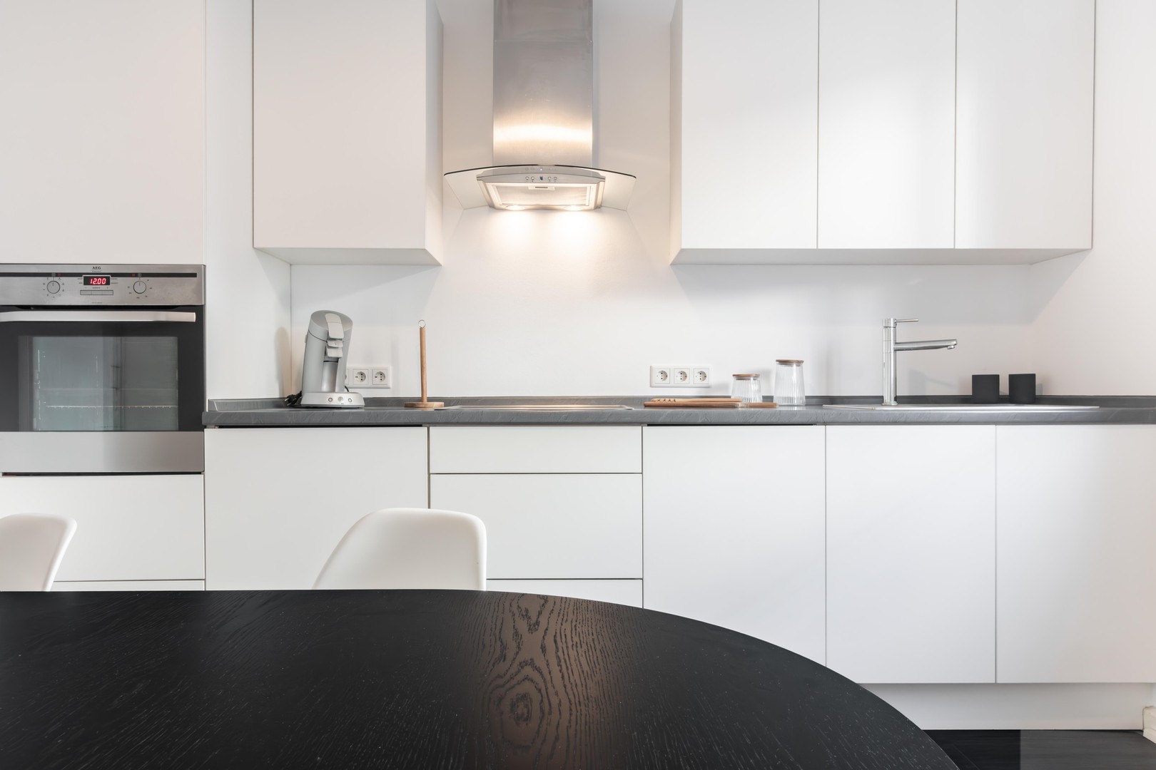 Medienhafen-möblierte Wohnung in ruhiger Lage mit Sonnenbalkon – Düsseldorf – Vorschaubild 9
