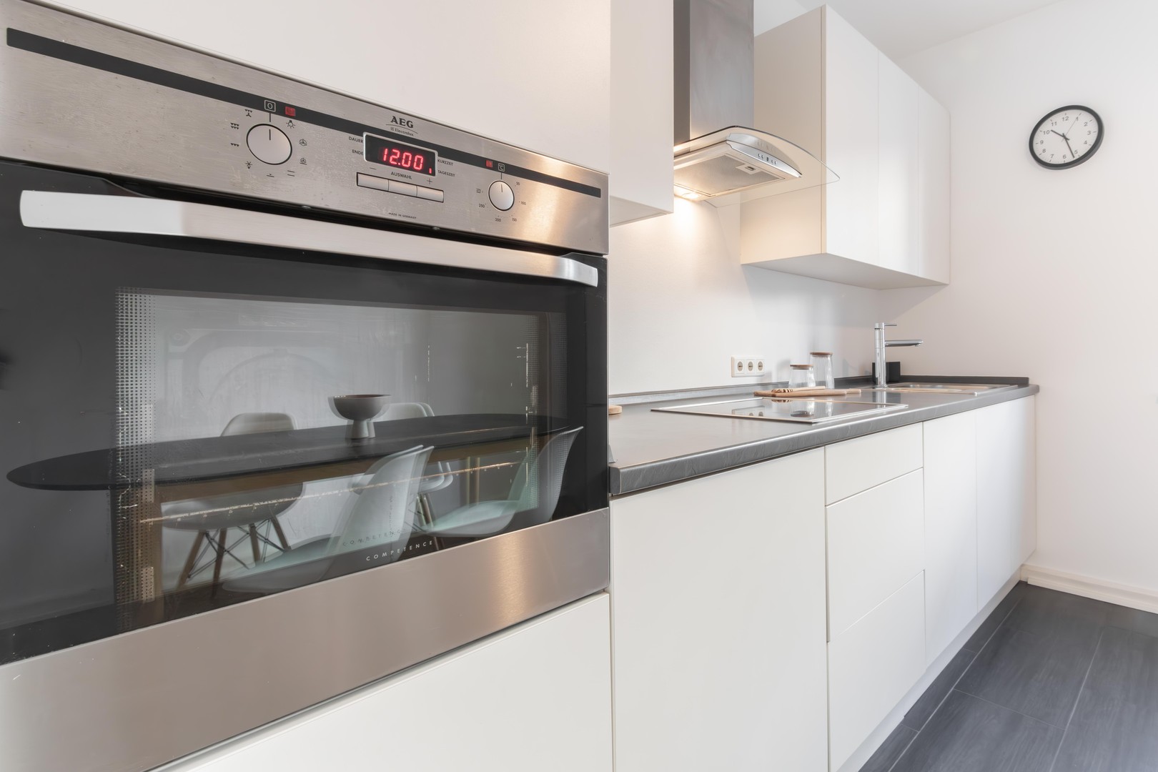 Medienhafen-möblierte Wohnung in ruhiger Lage mit Sonnenbalkon – Düsseldorf – Vorschaubild 10