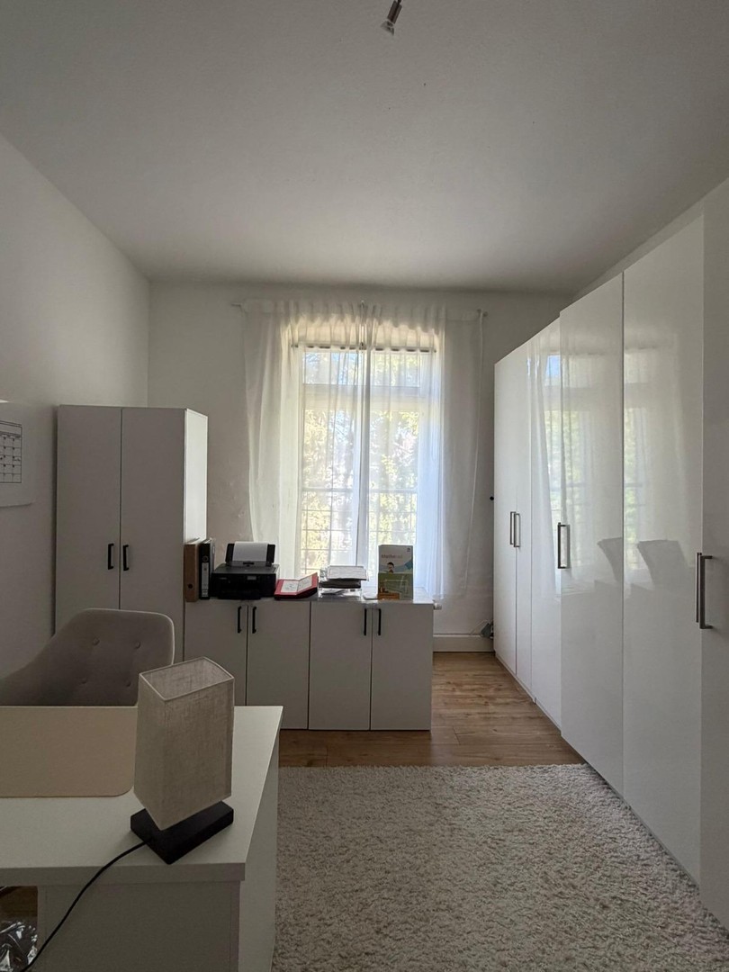 Exklusiv saniertes Gartenhaus ca. 150qm WFL, 3 Schlafzimmer, schöne Terrasse etc. – Mönchengladbach – Vorschaubild 2
