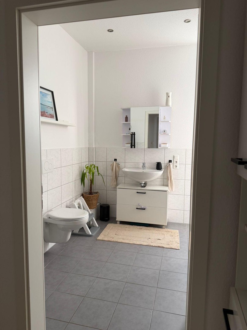 Exklusiv saniertes Gartenhaus ca. 150qm WFL, 3 Schlafzimmer, schöne Terrasse etc. – Mönchengladbach – Vorschaubild 4