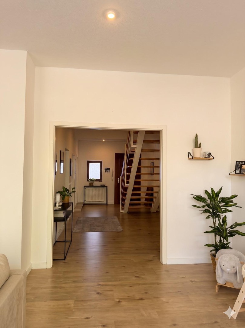 Exklusiv saniertes Gartenhaus ca. 150qm WFL, 3 Schlafzimmer, schöne Terrasse etc. – Mönchengladbach – Vorschaubild 11