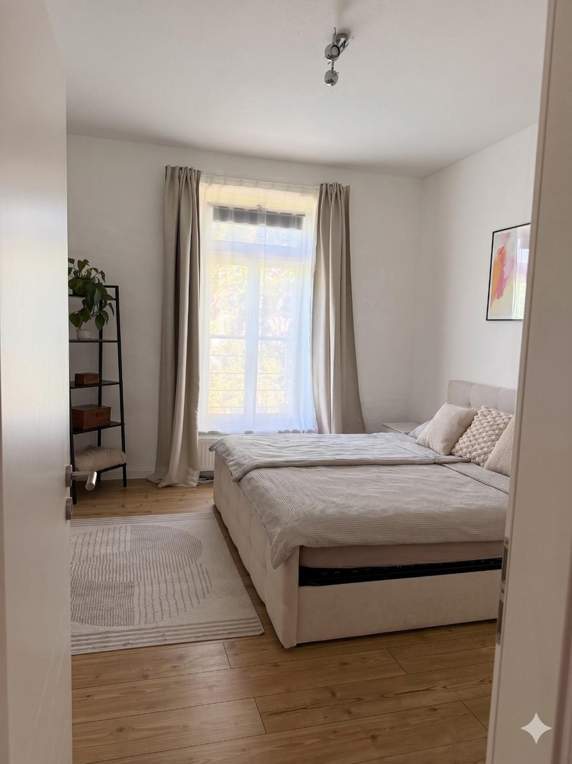 Exklusiv saniertes Gartenhaus ca. 150qm WFL, 3 Schlafzimmer, schöne Terrasse etc. – Mönchengladbach – Vorschaubild 12