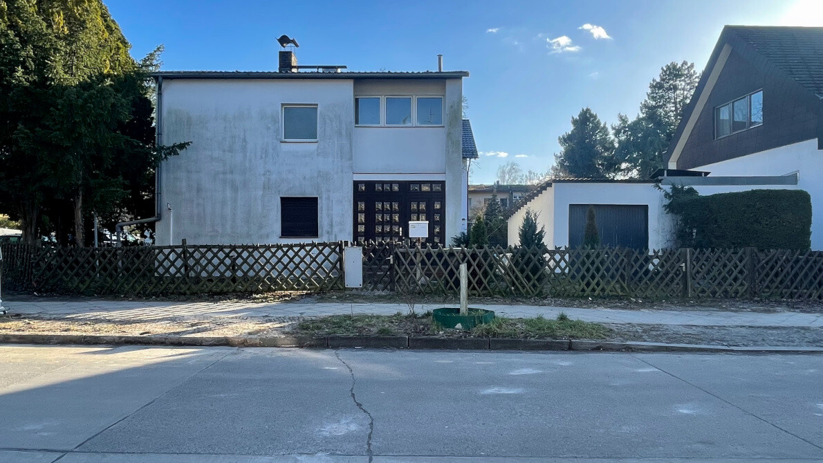 Freistehendes Einfamilienhaus mit Entwicklungspotenzial in Marienfelde – Berlin / Marienfelde – Vorschaubild 9