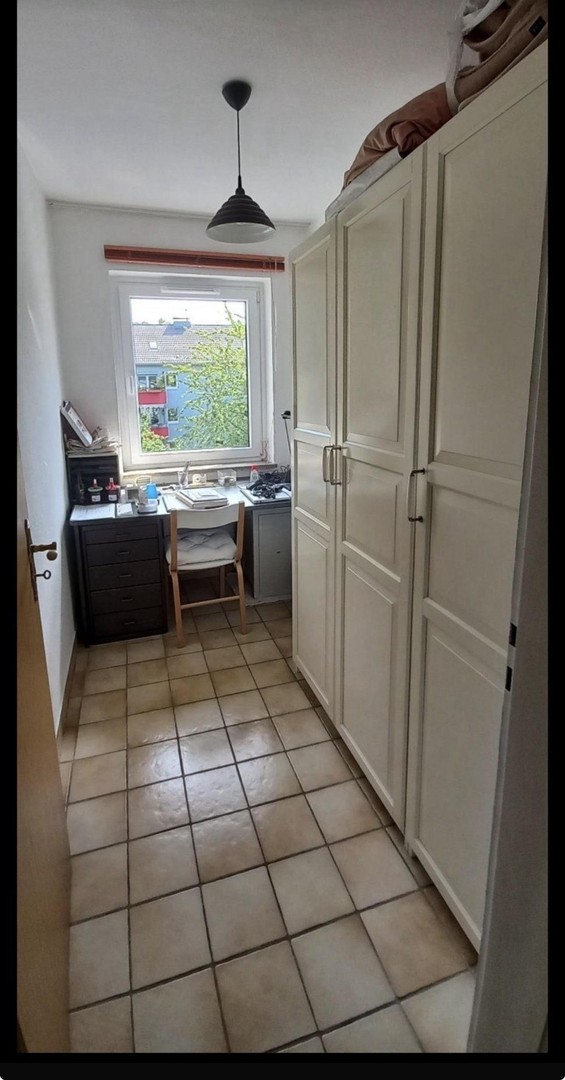 Möblierte 3-Zimmer-Wohnung mit Balkon & Parkplatz – Düsseldorf – Vorschaubild 13