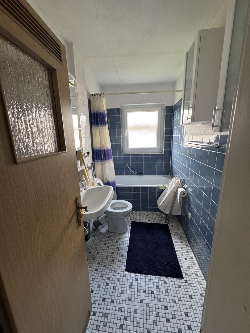 Möblierte 3-Zimmer-Wohnung mit Balkon & Parkplatz – Düsseldorf – Vorschaubild 15