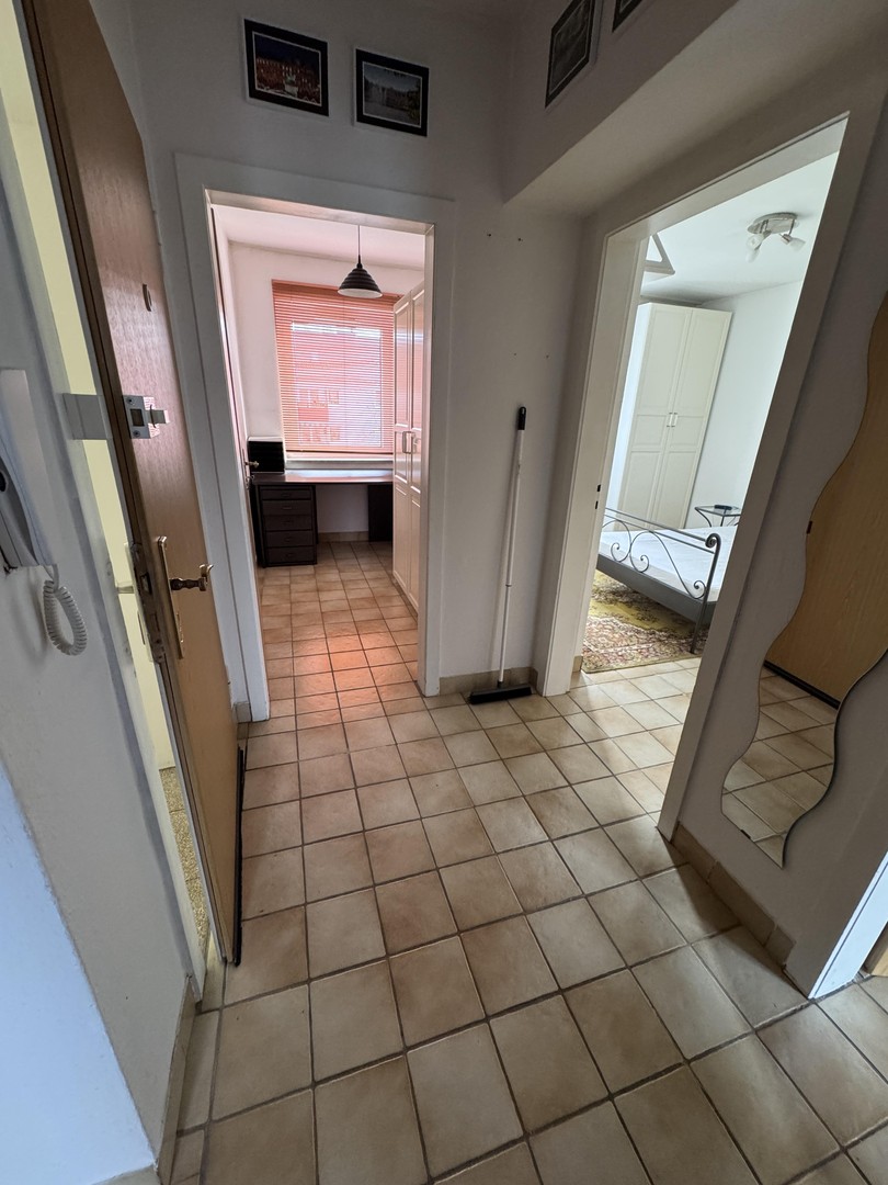 Möblierte 3-Zimmer-Wohnung mit Balkon & Parkplatz – Düsseldorf – Vorschaubild 16