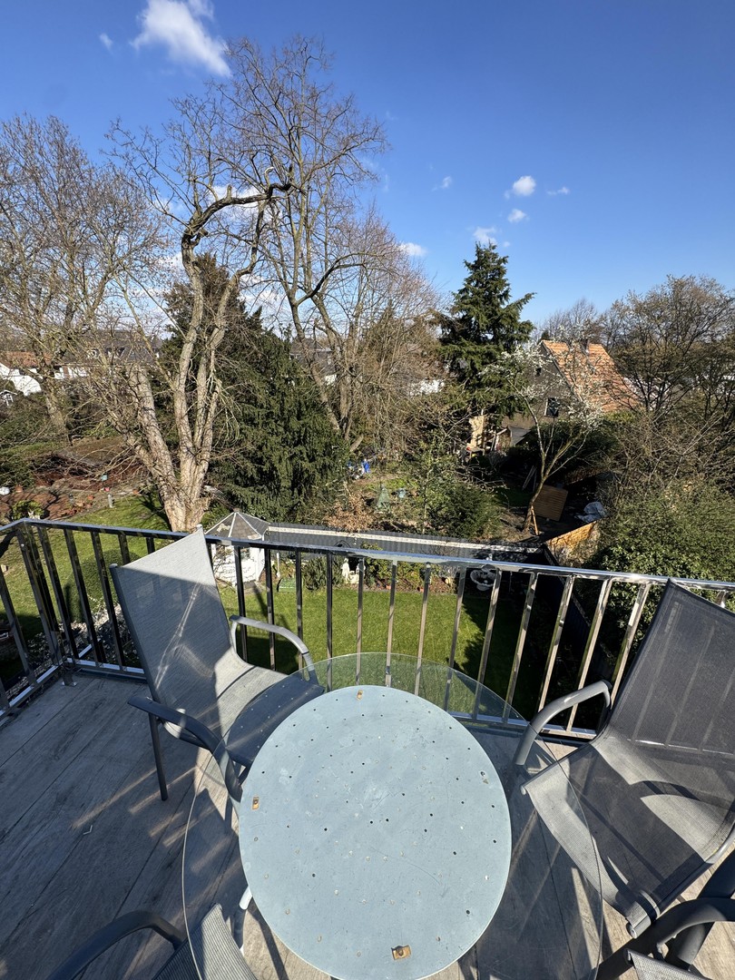 Möblierte 3-Zimmer-Wohnung mit Balkon und kostenlosen Parkplätzen – Düsseldorf – Vorschaubild 5