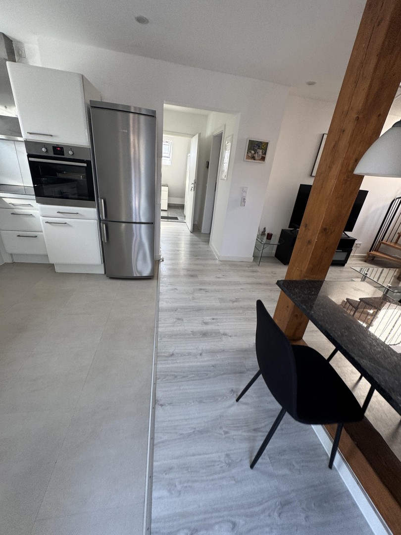 Möblierte 3-Zimmer-Wohnung mit Balkon und kostenlosen Parkplätzen – Düsseldorf – Vorschaubild 6