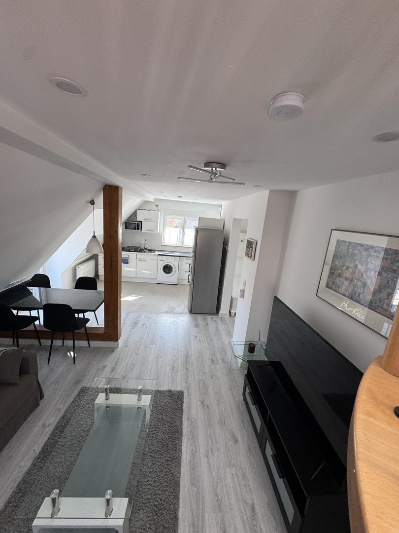 Möblierte 3-Zimmer-Wohnung mit Balkon und kostenlosen Parkplätzen – Düsseldorf – Vorschaubild 13