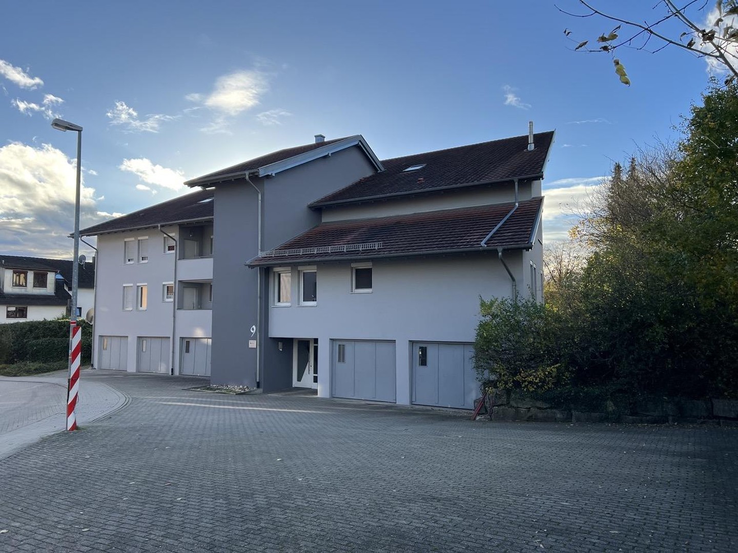 bg