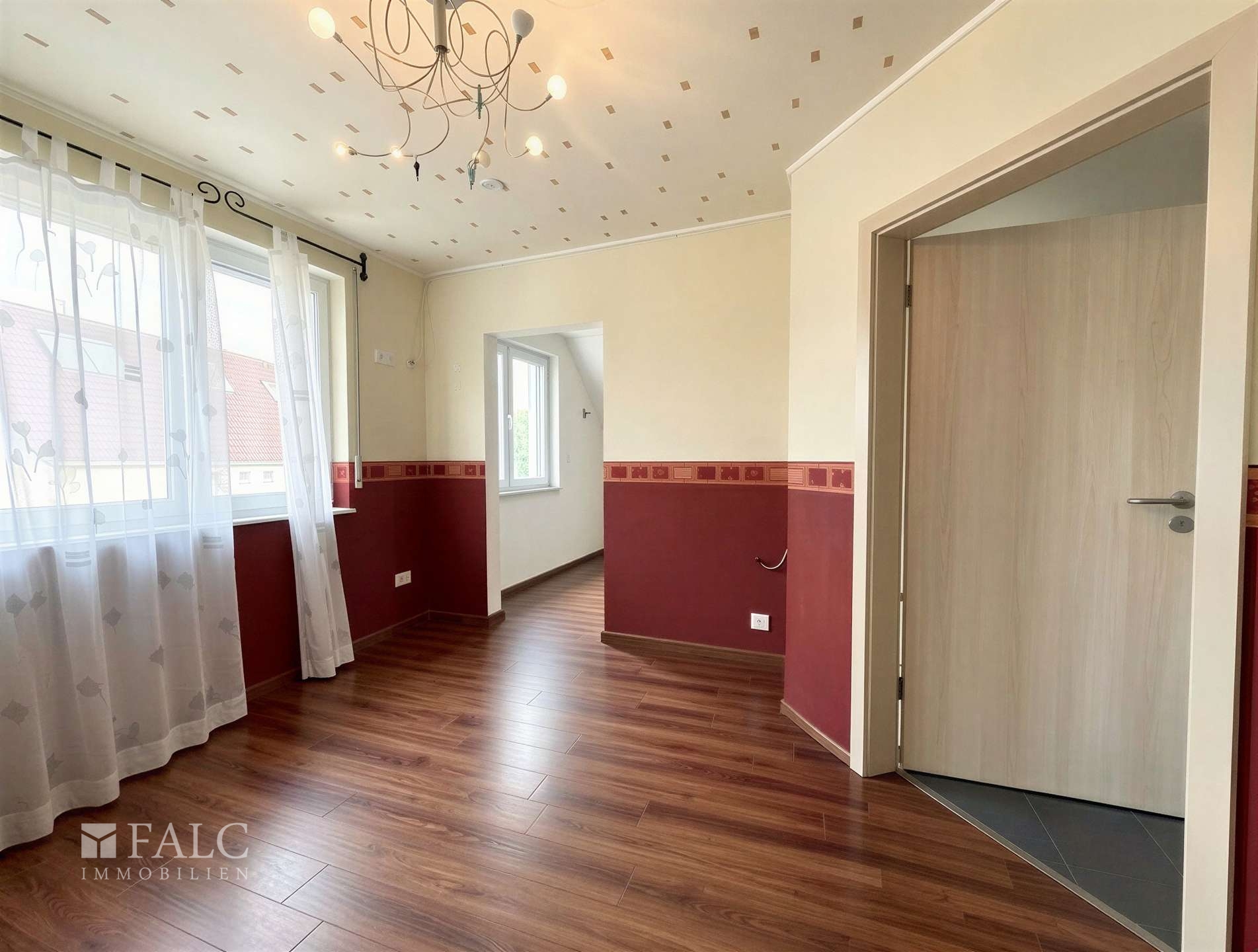 Wohnen mit Komfort in Wahlscheid: Einfamilienhaus mit Kamin, Garten und moderner Küche – Lohmar – Vorschaubild 14