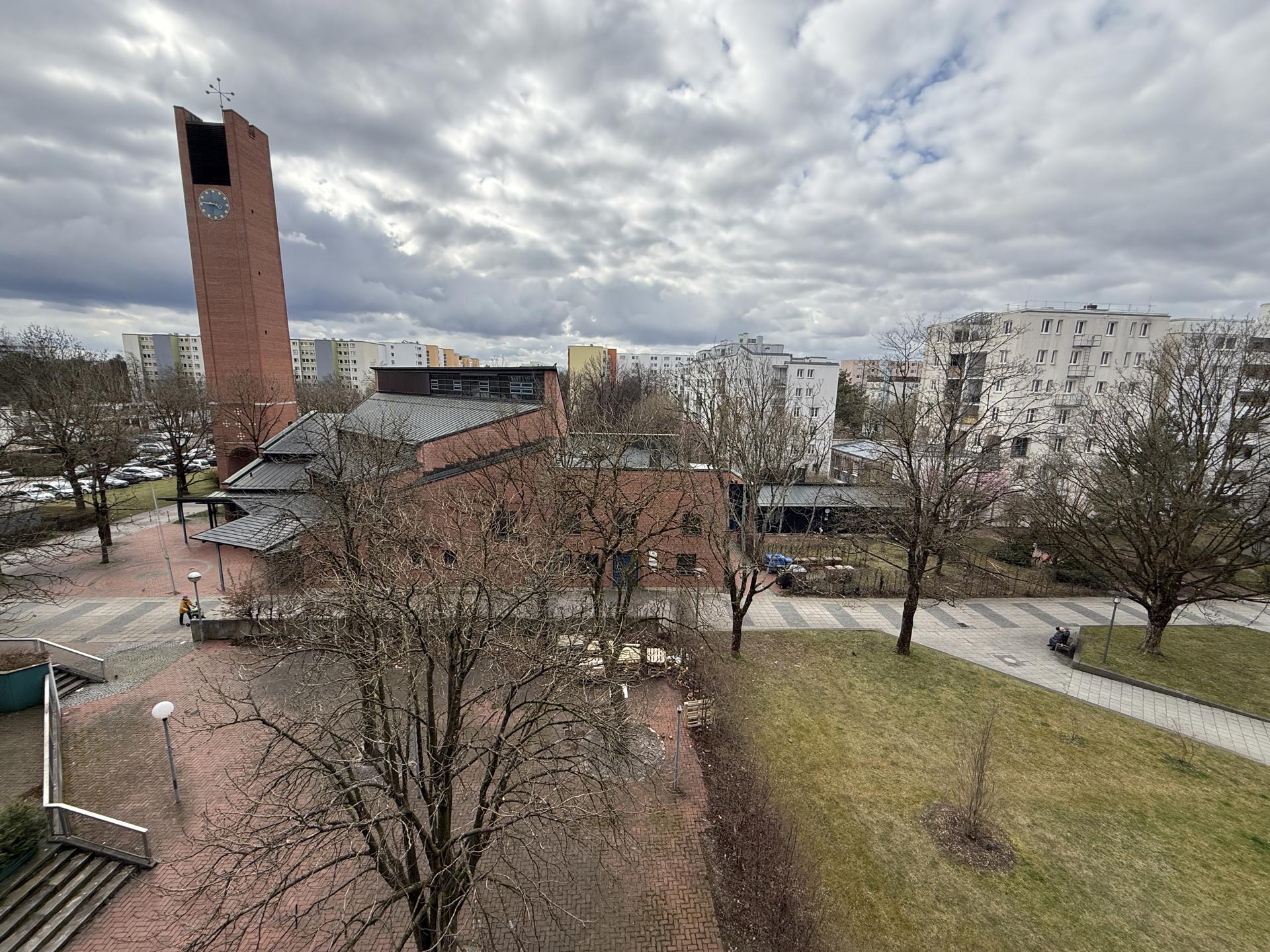 Schöne helle 4 Zimmer Wohnung in Neuperlach mit Weitblick – 81735 München – Bild 1 von 15