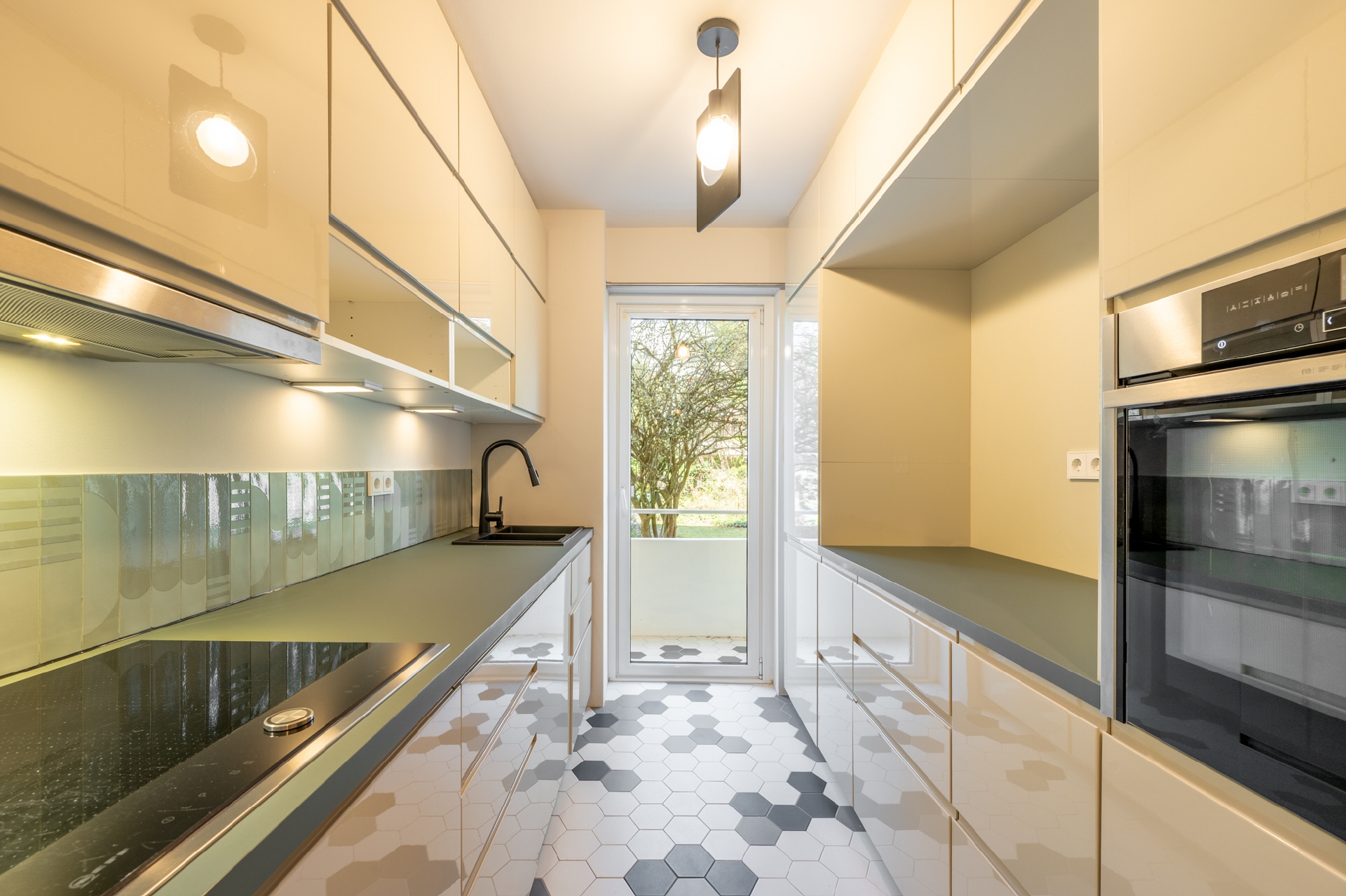 AIGNER - Wohnen auf höchstem Niveau: Designer 4-Zimmer-Wohnung mit außergewöhnlicher Ausstattung – München – Vorschaubild 7