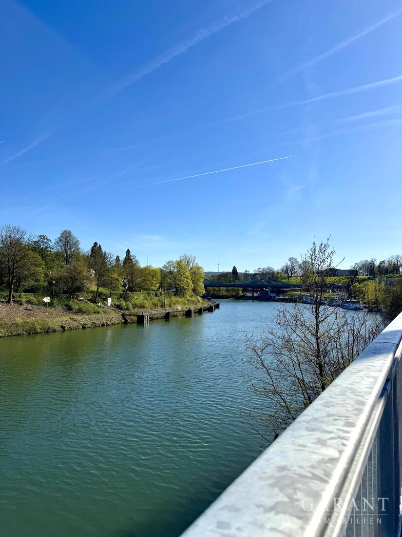 2 Zimmer-Wohnung mit Aufzug, Wintergarten, Tiefgaragenplatz und Blick zum Neckar + Fernsehturm – Stuttgart – Vorschaubild 10