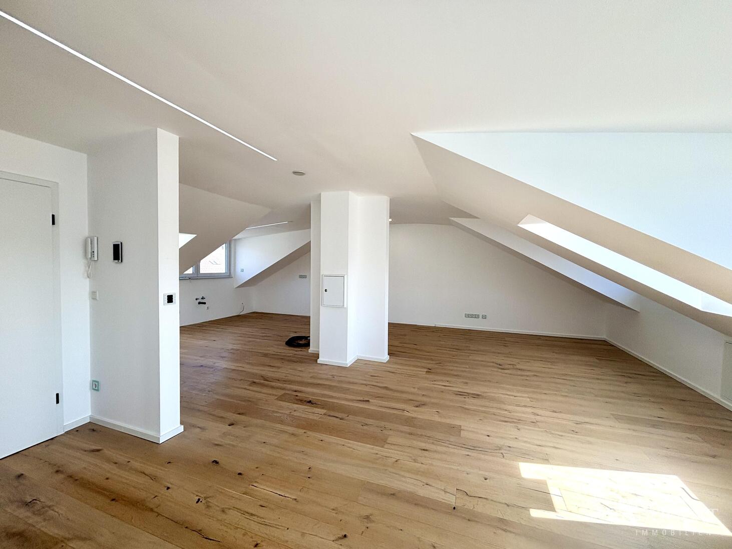 Exklusive Dachgeschoss-Wohnung in Stuttgart-West – Stuttgart – Vorschaubild 3